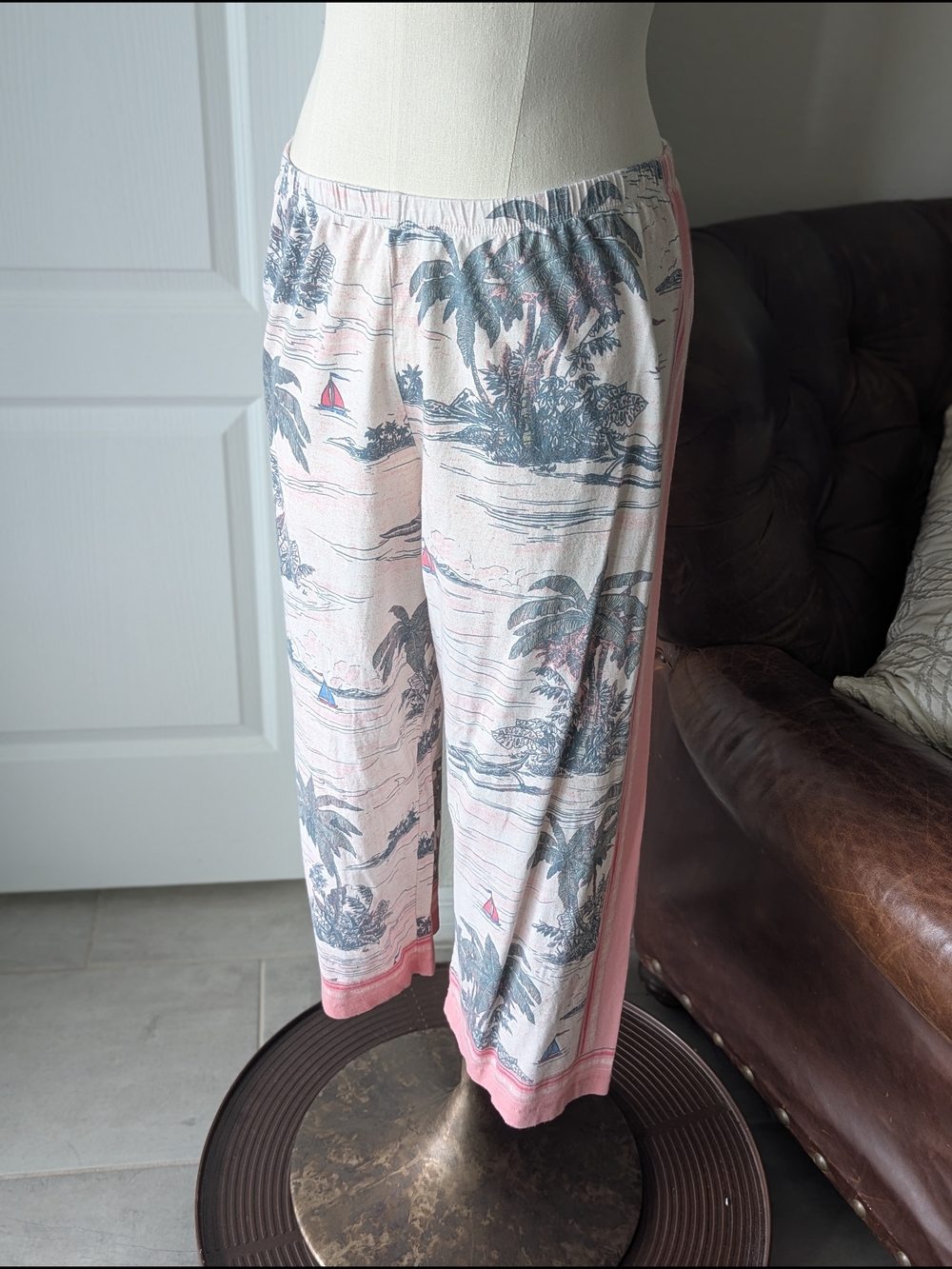 HUE Pink Palm-Print Pajama Pants